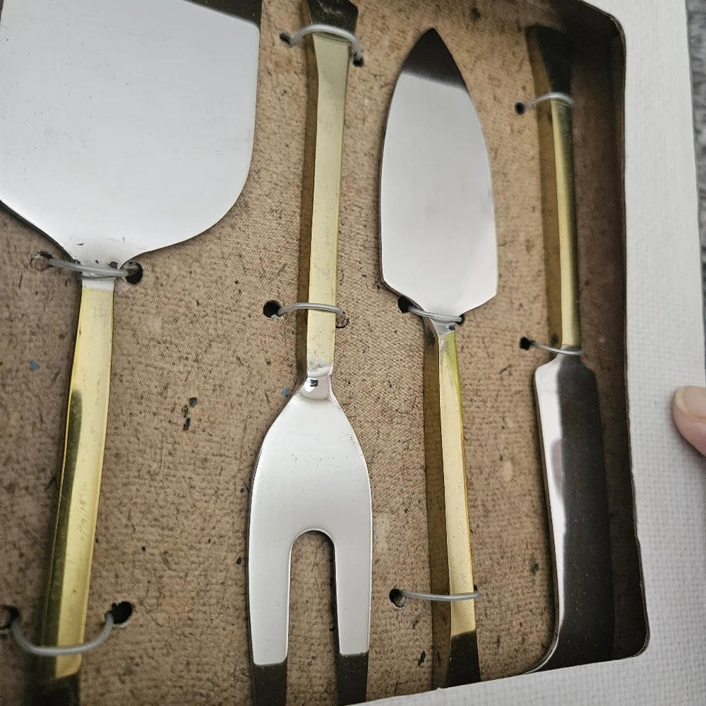 Artisan de Luxe HOME - 4-Piece Cheese Set - NIB